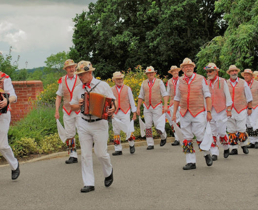 Moat Park Village Walking