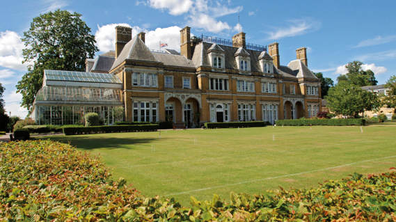 Cedars Retirement Villages In Chorleywood Main House